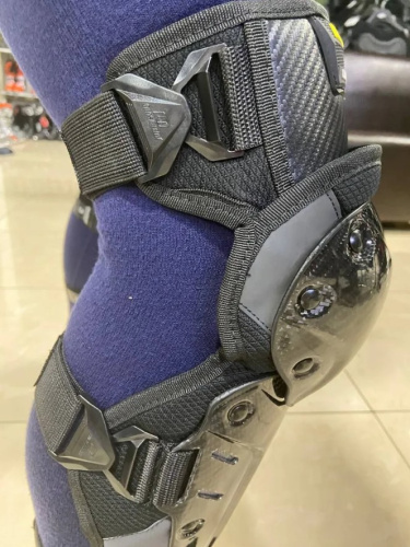 Ones Again Наколенники Carbon Fiber Force в Волгограде